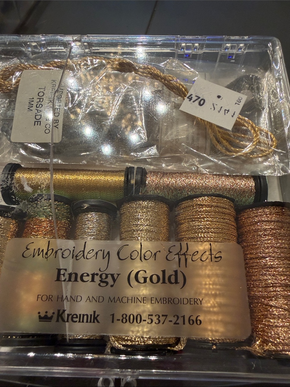 Kreinik Metallic Thread Energy Collection  (gold  ) colorway. 🐈‍⬛